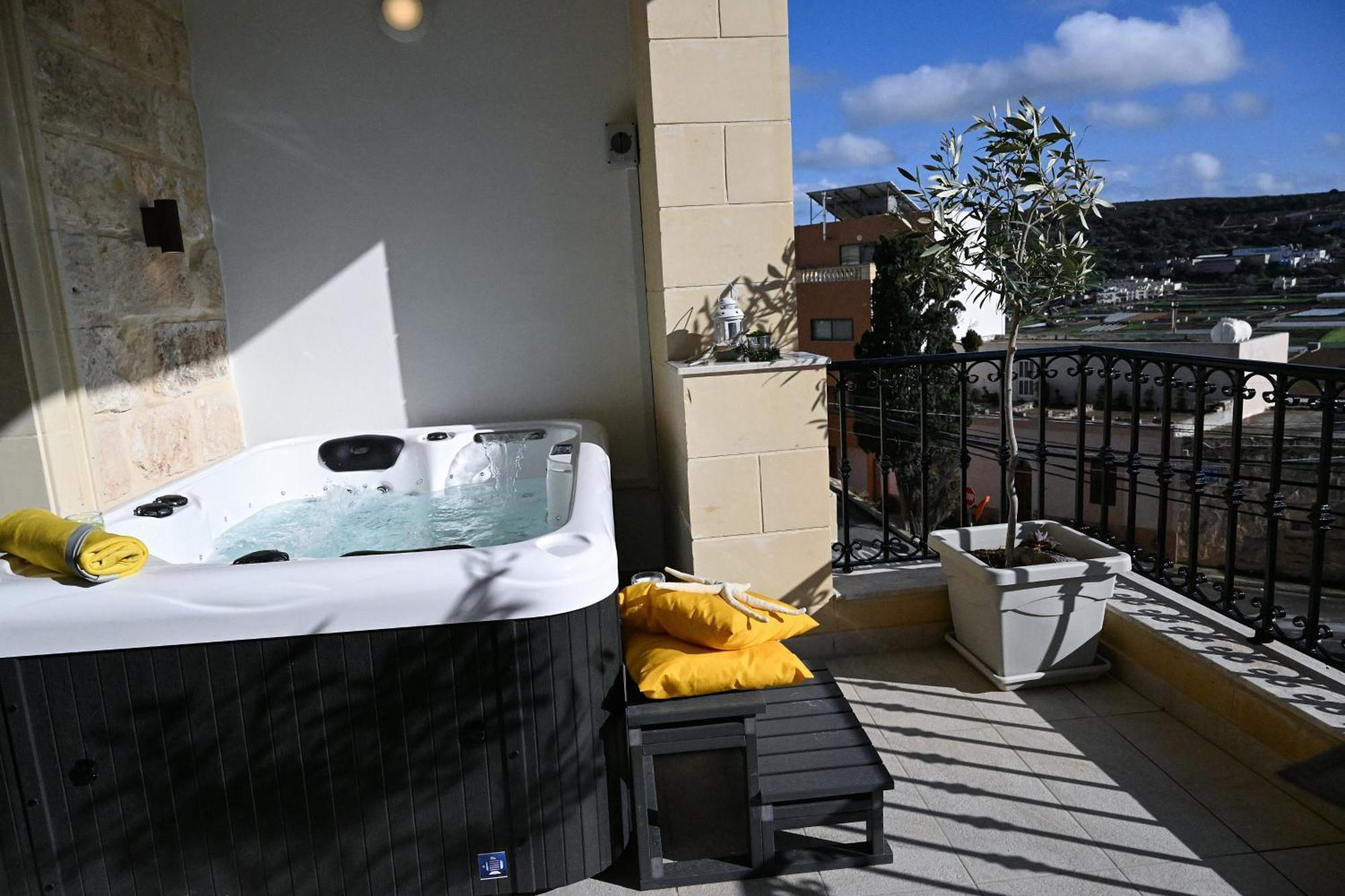 Fl 1 Ta'Lonza Luxury With Hot Tub By Homely 梅利哈 外观 照片