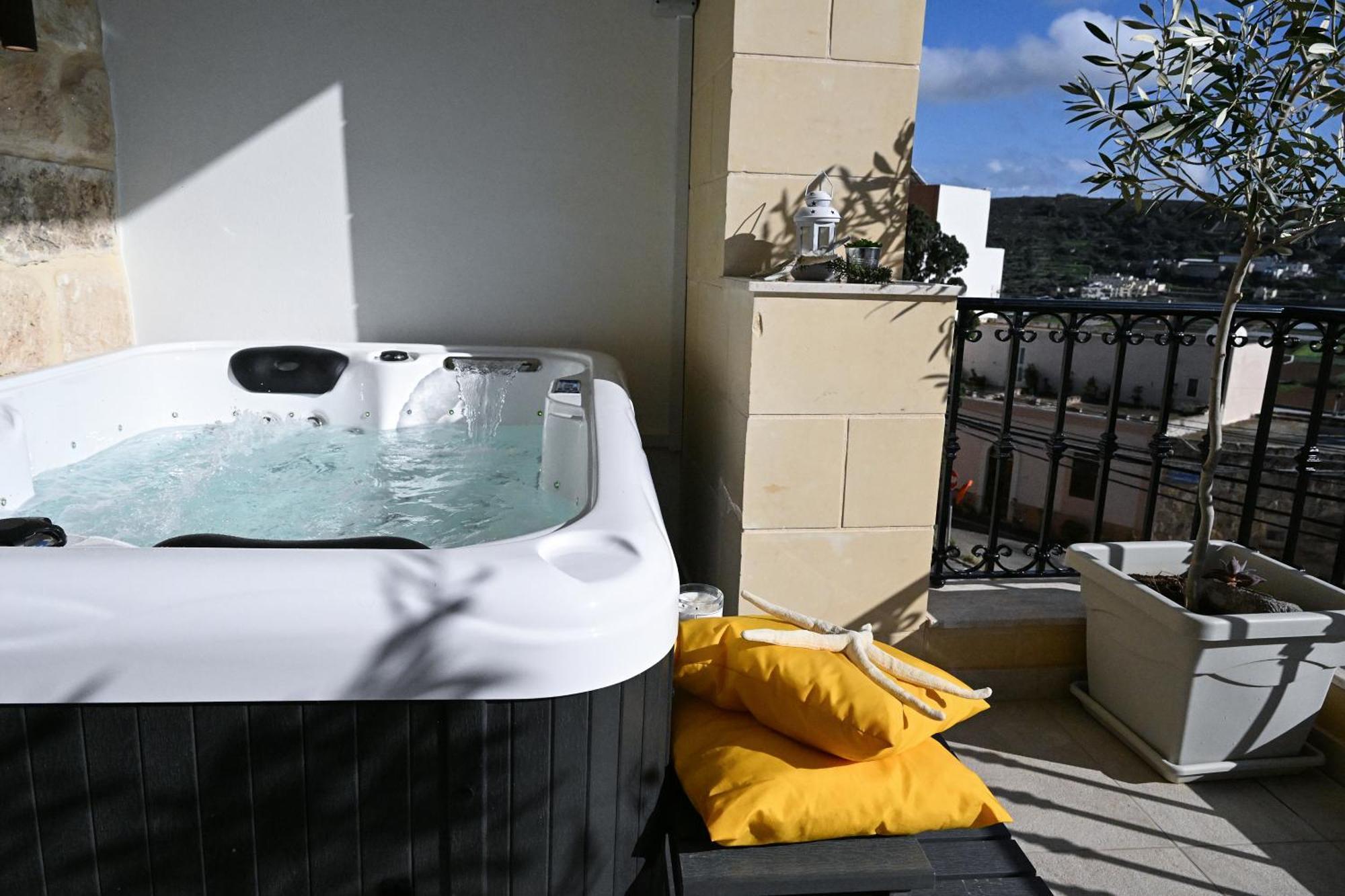梅利哈Ta'Lonza Luxury Near Goldenbay With Hot Tub App1公寓 外观 照片
